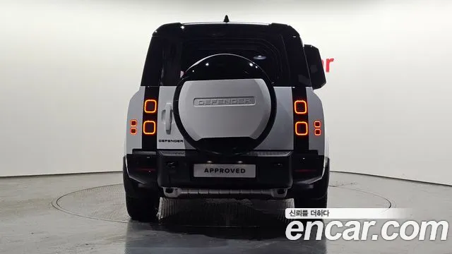 Land Rover Defender — Фото автомобиля 6