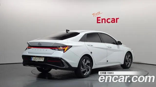 Hyundai Avante CN7 — Фото автомобиля 2
