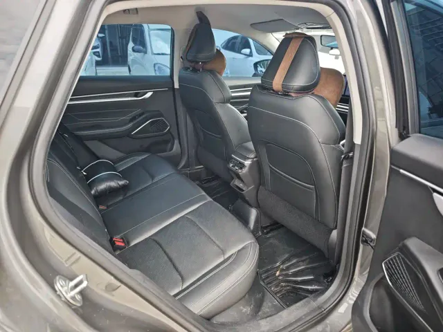 Geely Emgrand — Фото автомобиля 12