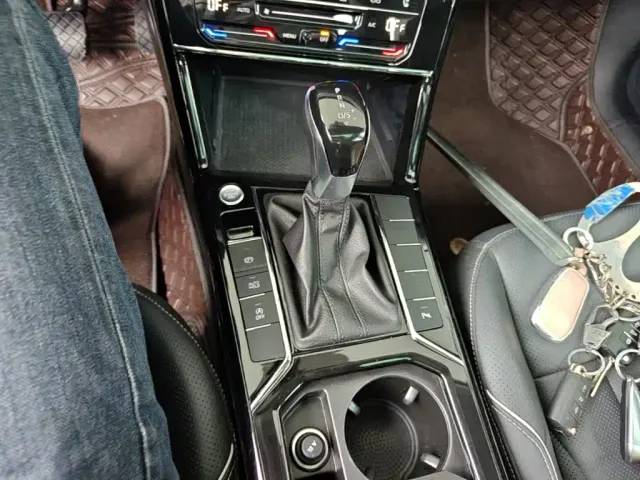 Volkswagen Passat — Фото автомобиля 13