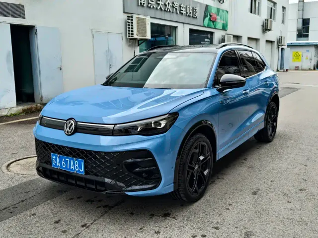 Фотография автомобиля — Volkswagen Tiguan L