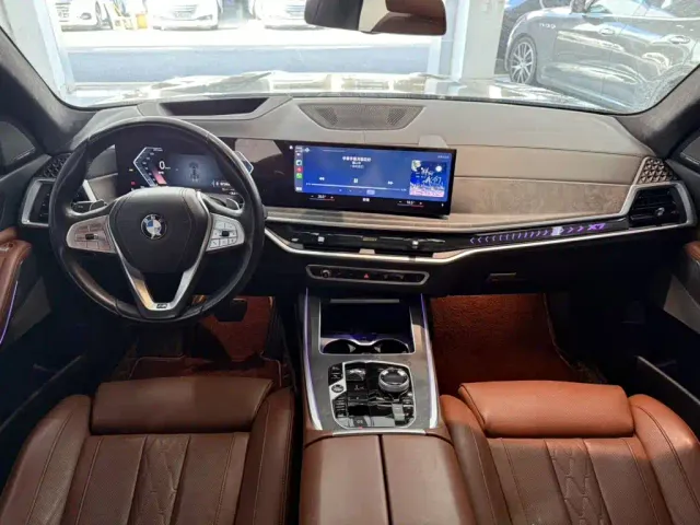 BMW X7 — Фото автомобиля 6