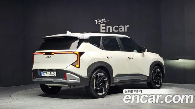 Kia Seltos Seltos 2 поколение Бензин 1.6T 2WD — Фото автомобиля 2
