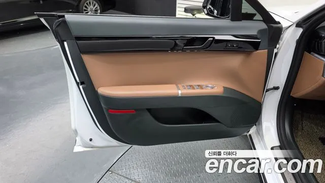 Hyundai Grandeur GN7 — Фото автомобиля 13