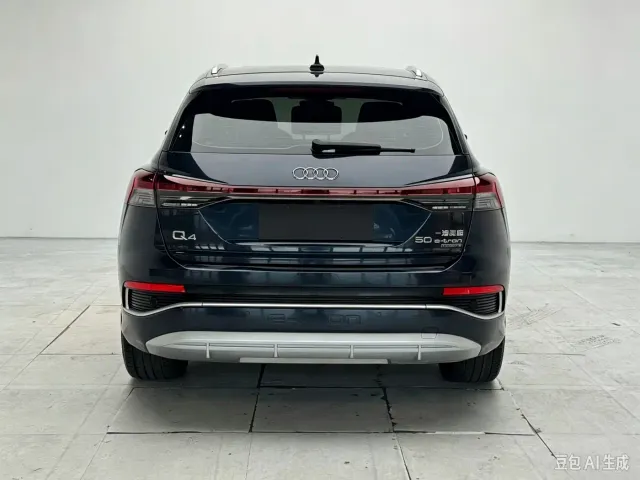Audi Q4 e-tron — Фото автомобиля 4