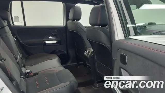 Mercedes-Benz EQB — Фото автомобиля 10