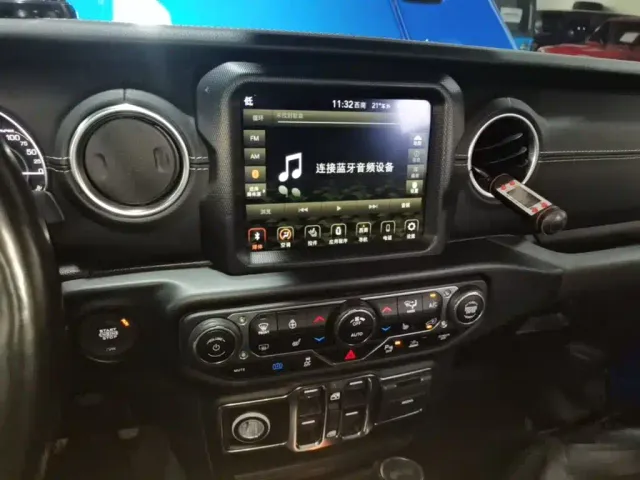 Jeep Wrangler 4xe — Фото автомобиля 12