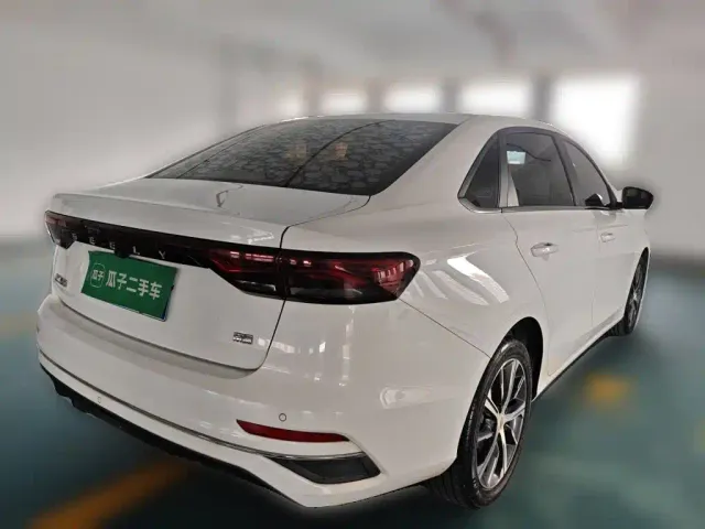 Geely Emgrand — Фото автомобиля 4