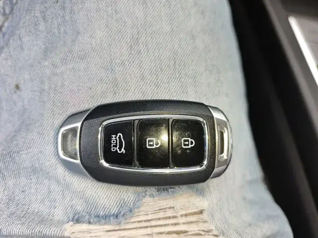 Hyundai Elantra — Фото автомобиля 8