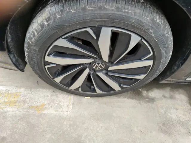 Volkswagen Passat — Фото автомобиля 24