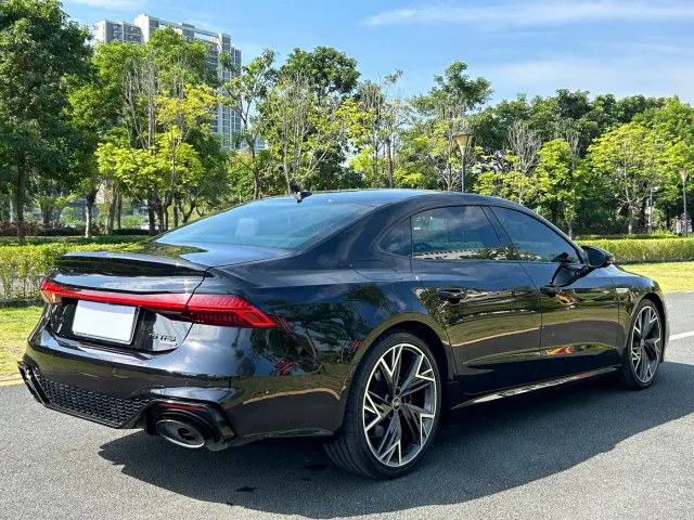 Audi A7L — Фото автомобиля 9
