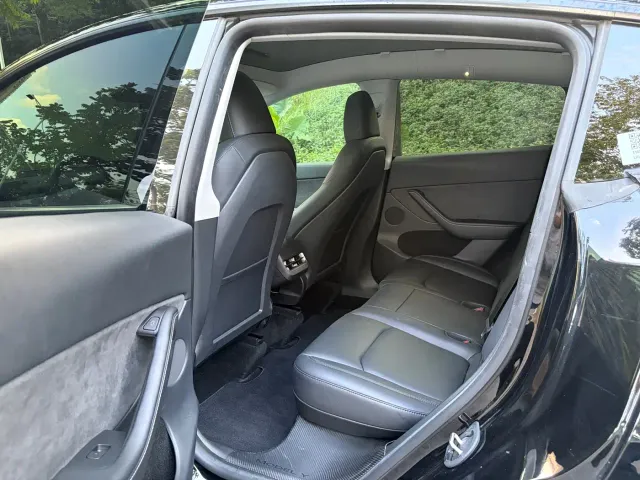 Tesla Model Y — Фото автомобиля 6