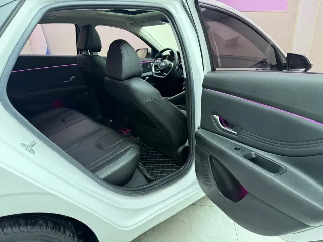 Hyundai Elantra — Фото автомобиля 20