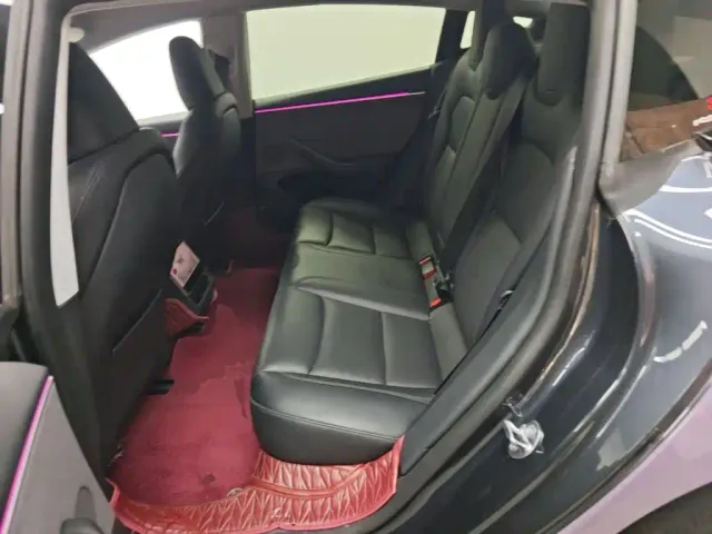 Tesla Model 3 — Фото автомобиля 16