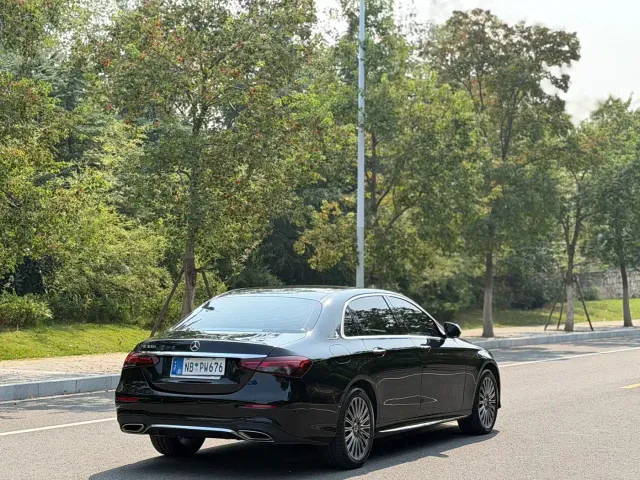 Mercedes-Benz E-Class — Фото автомобиля 15