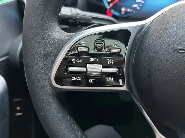 Mercedes-Benz A-Class — Фото автомобиля 24