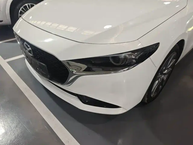 Mazda Axela — Фото автомобиля 23