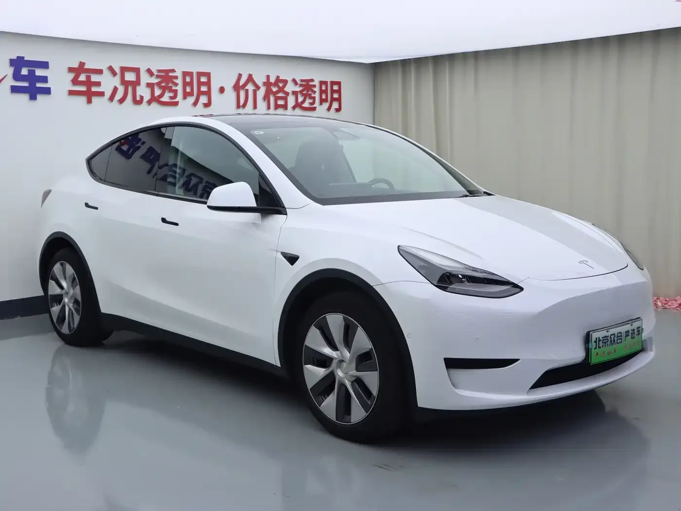 Tesla Model Y 2022 Facelift Rear-Wheel Drive Version — Фото автомобиля 2