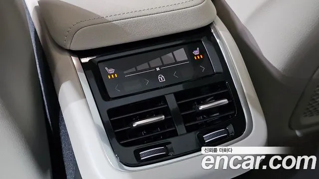 Volvo XC60 Generation 2 — Фото автомобиля 19