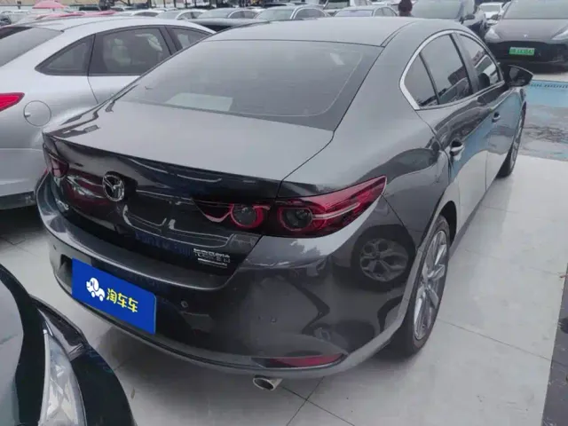 Mazda Axela — Фото автомобиля 3