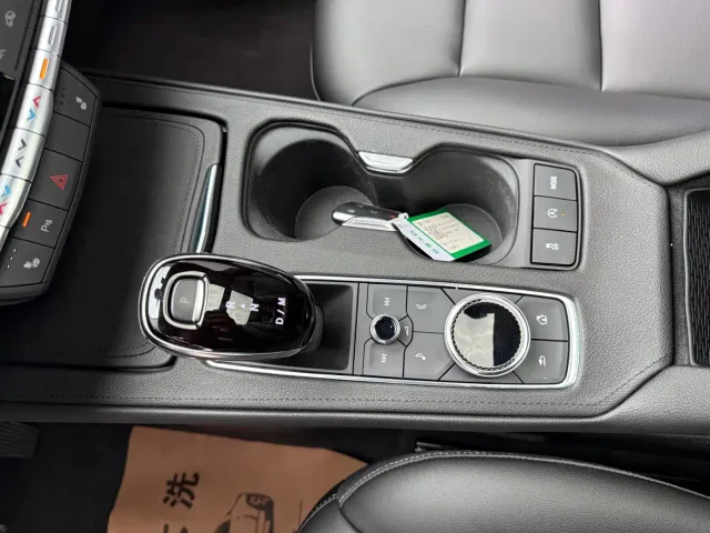 Cadillac XT4 — Фото автомобиля 27
