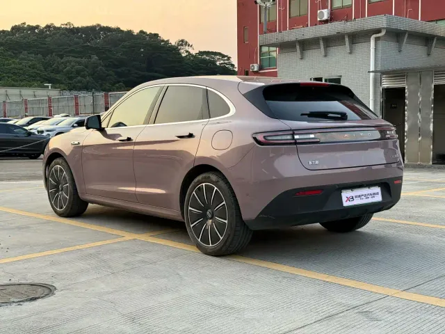 Aito M5 — Фото автомобиля 5