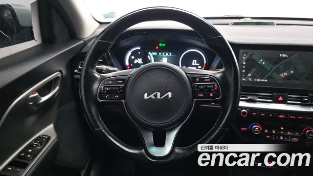 Kia Niro — Фото автомобиля 18