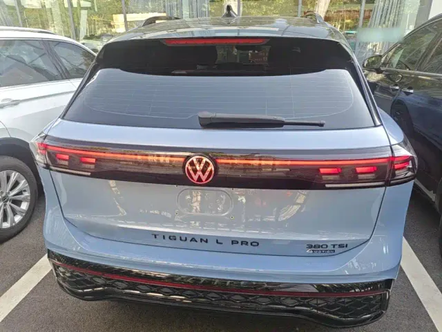 Volkswagen Tiguan L — Фото автомобиля 5