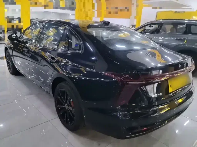 Hongqi H5 — Фото автомобиля 4