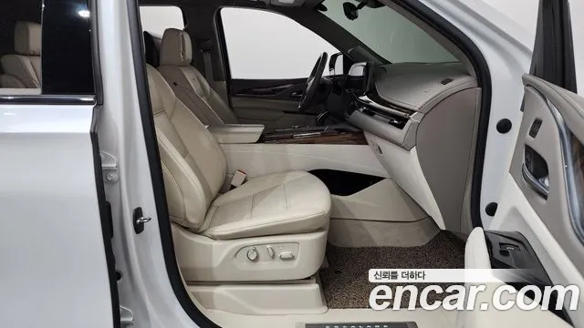 Cadillac Escalade Generation 5 — Фото автомобиля 26