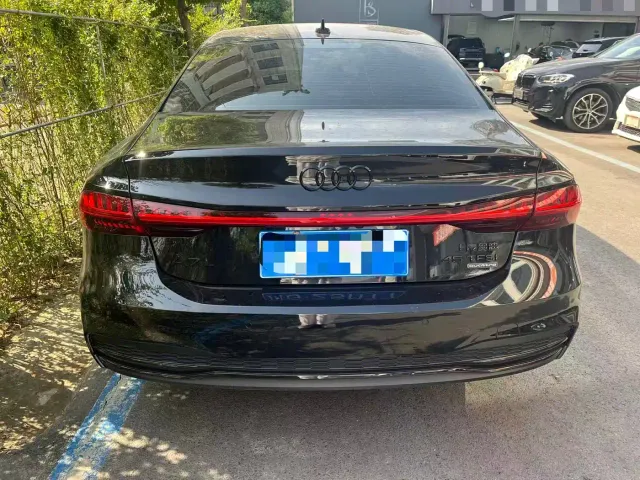 Audi A7L — Фото автомобиля 9
