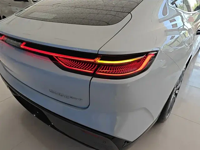Geely Galaxy Xingyao 8 — Фото автомобиля 7
