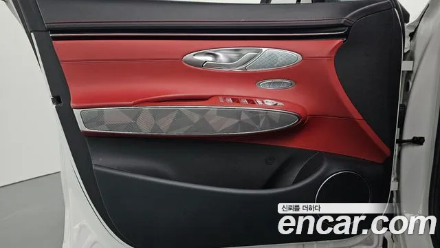 Genesis GV70 — Фото автомобиля 13