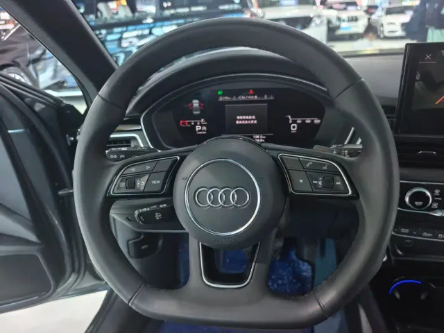 Audi A4L — Фото автомобиля 7
