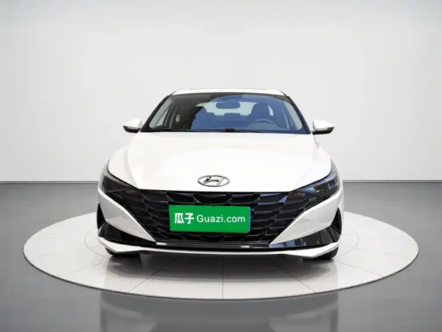 Hyundai Elantra — Фото автомобиля 23