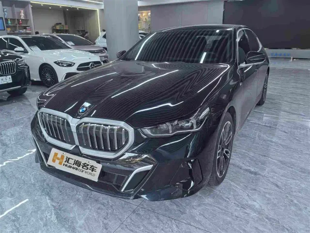 Фотография автомобиля — BMW 5 Series