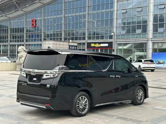 Toyota Vellfire — Фото автомобиля 6