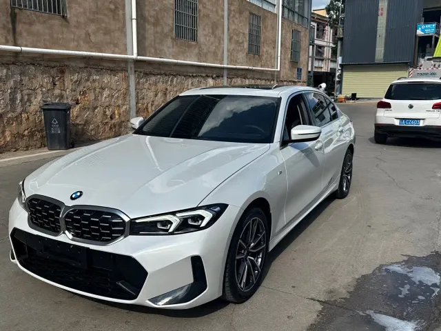 Фотография автомобиля — BMW 3 Series