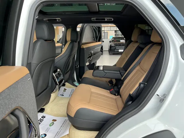 Land Rover Range Rover Sport — Фото автомобиля 9