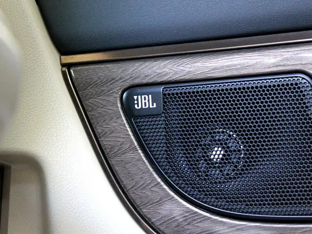 Toyota Alphard — Фото автомобиля 27