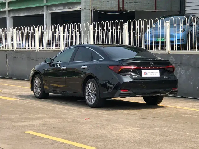 Toyota Avalon — Фото автомобиля 6