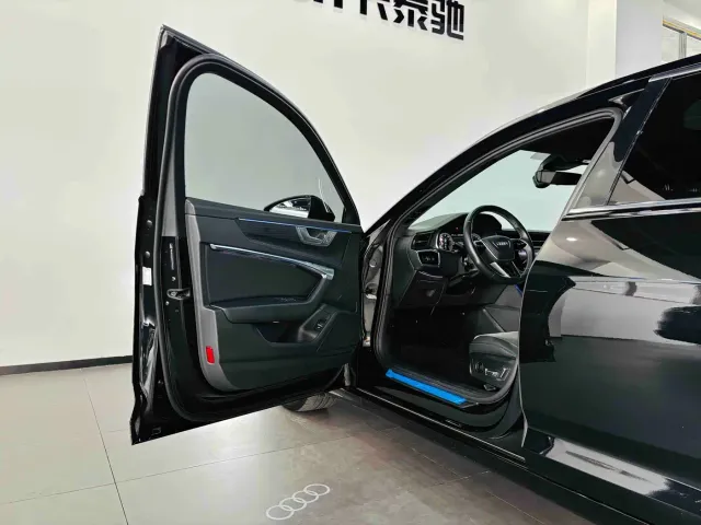 Audi A6L — Фото автомобиля 12