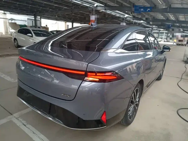 Xpeng P5 — Фото автомобиля 6