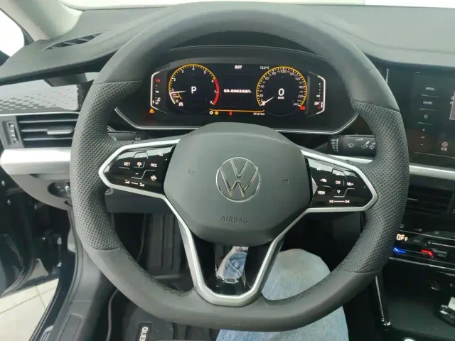 Volkswagen Passat — Фото автомобиля 15