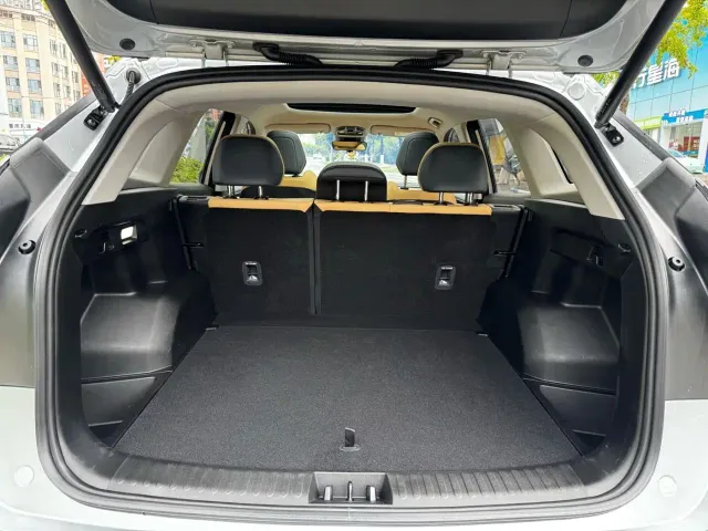 Geely Boyue L — Фото автомобиля 27