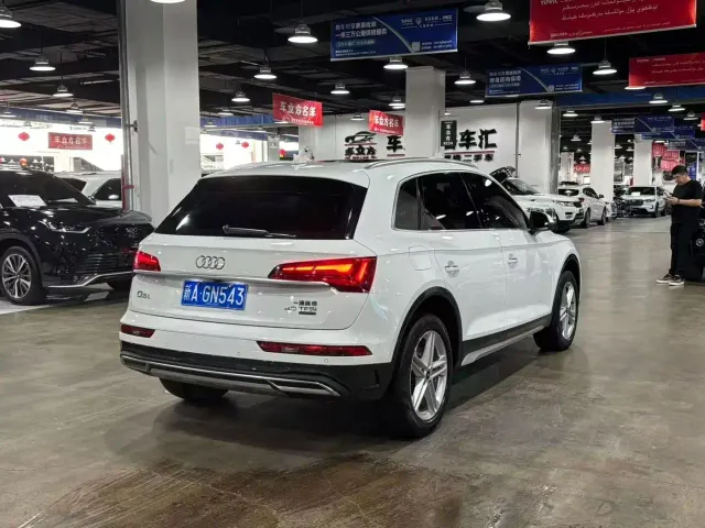 Audi Q5L — Фото автомобиля 9