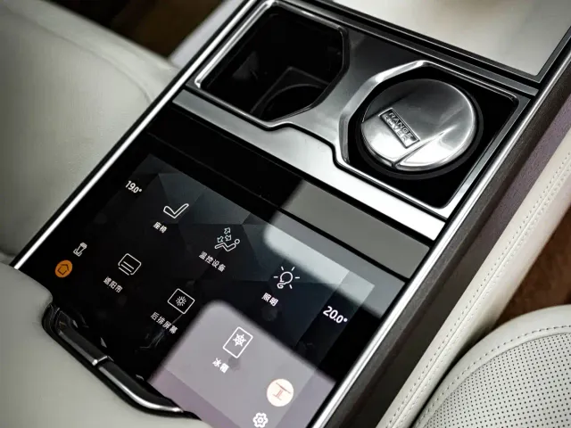Land Rover Range Rover — Фото автомобиля 7
