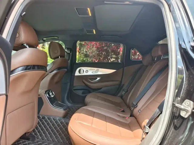 Mercedes-Benz E-Class — Фото автомобиля 8
