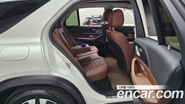 Mercedes-Benz GLE-Class — Фото автомобиля 11