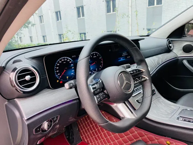 Mercedes-Benz E-Class — Фото автомобиля 10